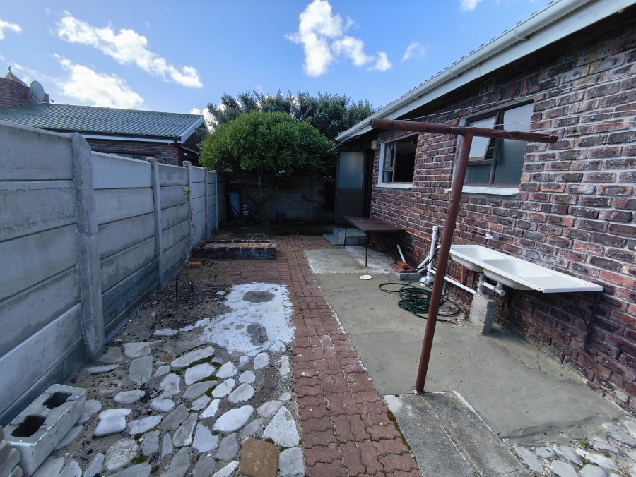 2 Bedroom Property for Sale in De Kelders Western Cape